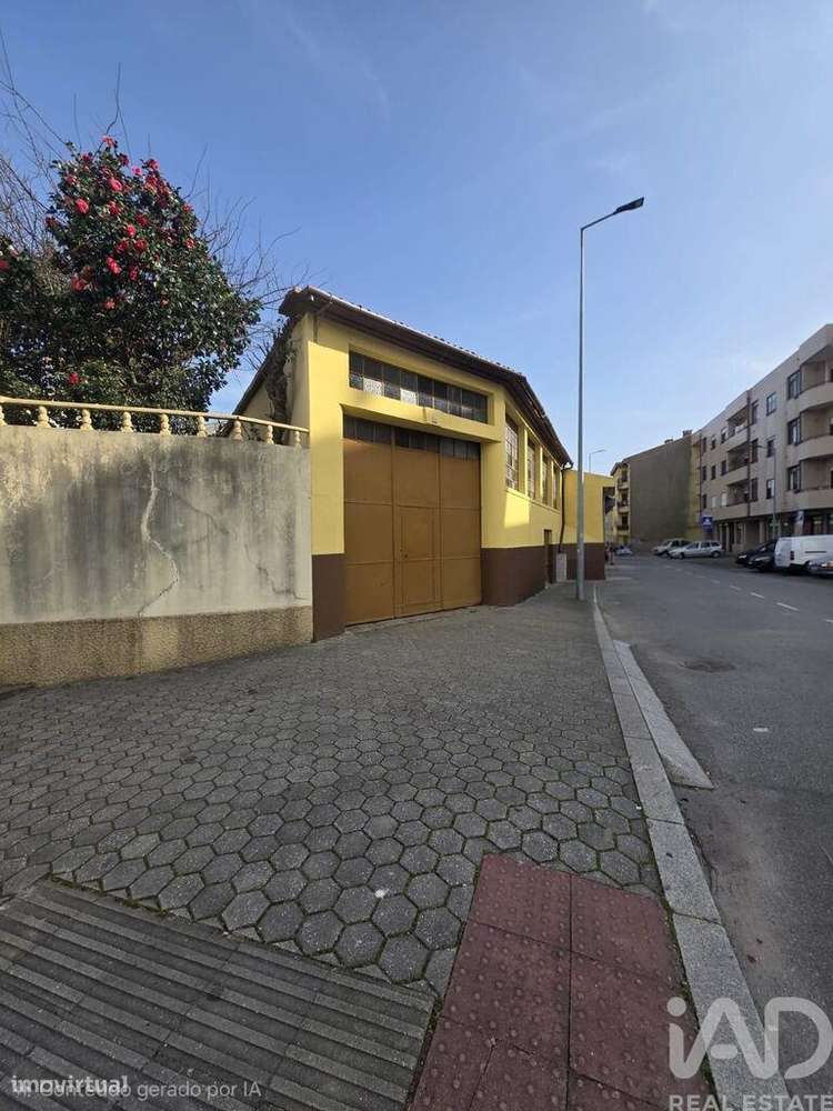 Hangar em Santa Marinha E São Pedro Da Afurada de 372,00 m2 - Grande imagem: 2/2