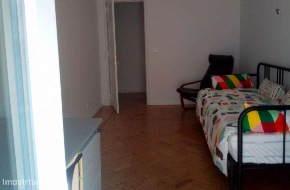 Quarto - localizado em Entrecampos Lisbon - Grande imagem: 4/6