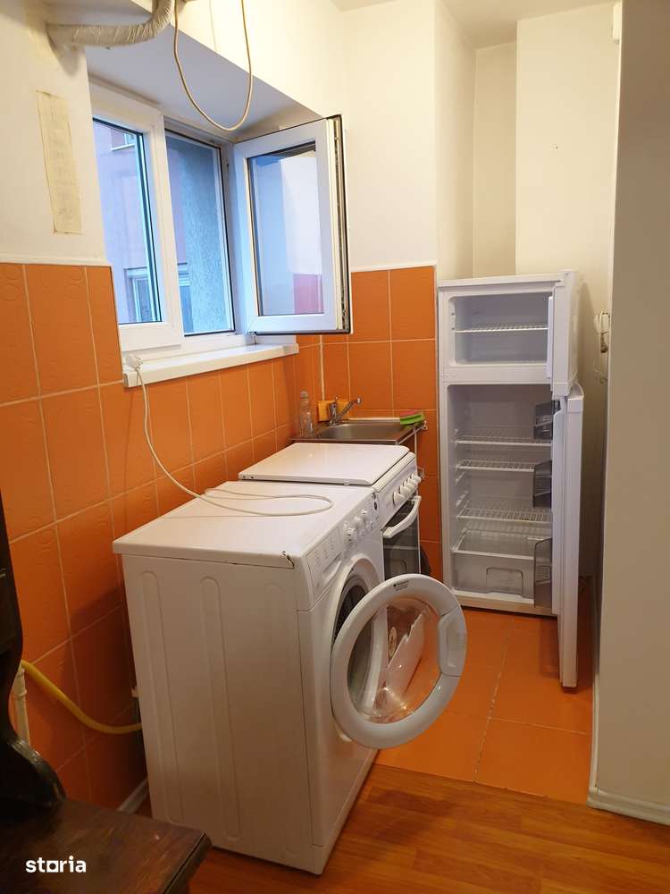 Studio aerisit, luminos - Banu Manta, Mihalache, Victoriei - Imagine principală: 4/7