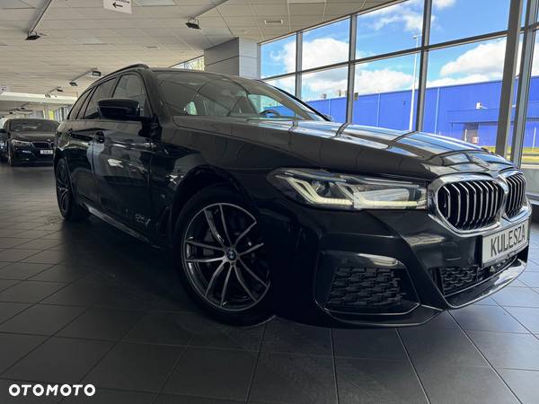 BMW Seria 5 530i xDrive mHEV M Sport sport - 3