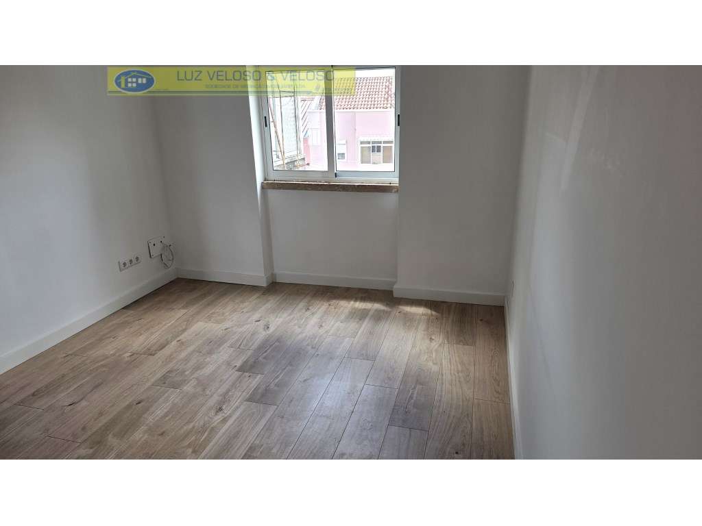 T2 Amadora REMODELADO, 2 frentes, 1 Marquise, 1 Varanda-21