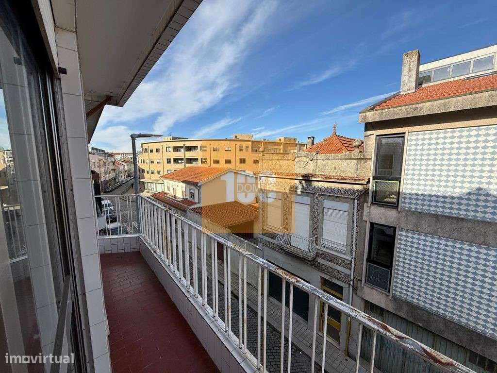 T2 Duplex c/ varanda a Costa Cabral - Grande imagem: 5/30