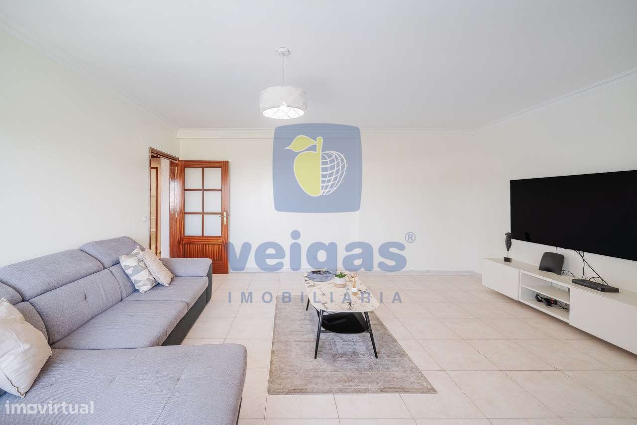 Apartamento T2 como novo, equipado e mobilado em Fitares-24