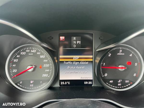 Mercedes-Benz C 220 d 4Matic T 9G-TRONIC AMG Line - 38