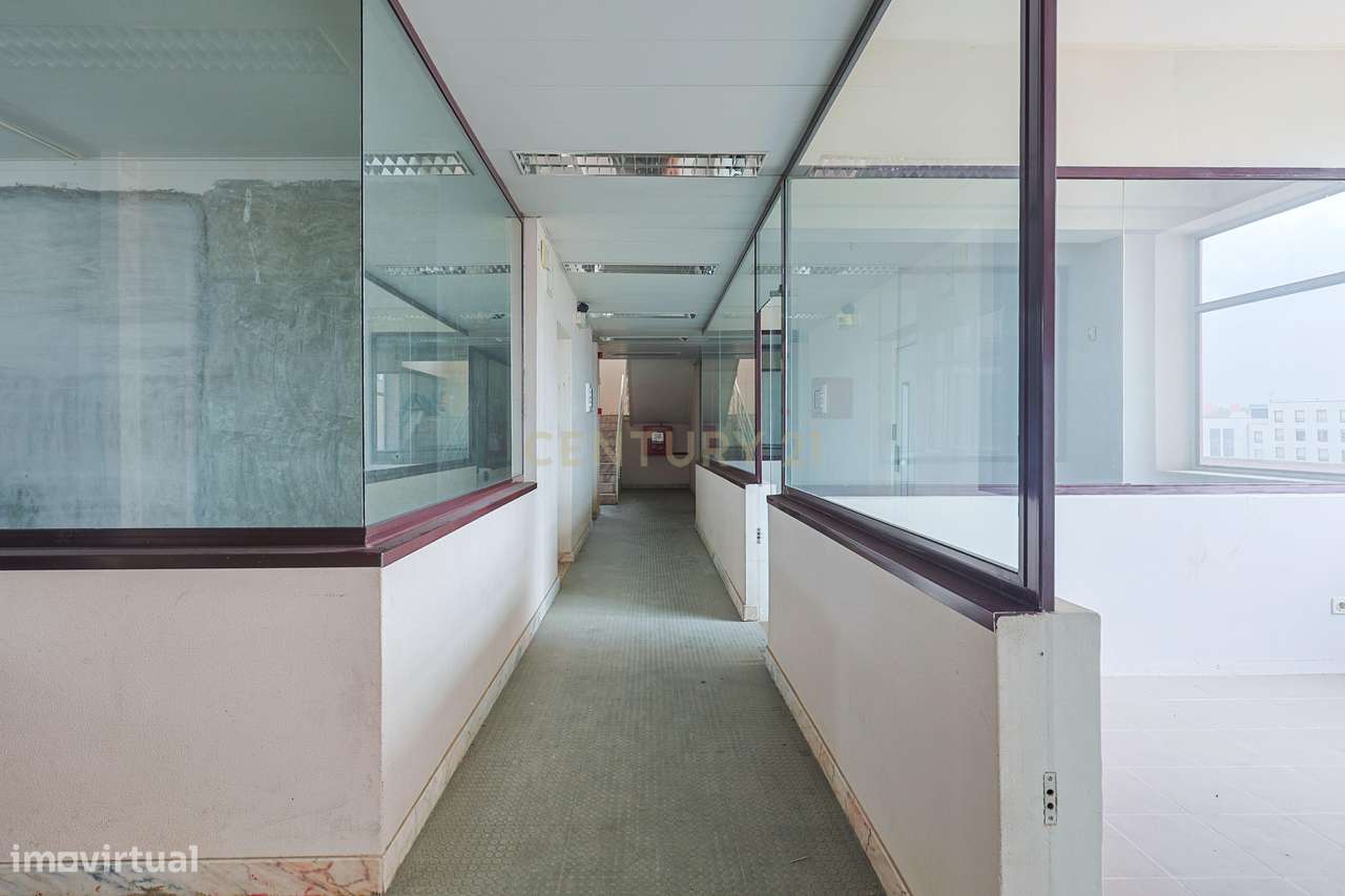 11 Lojas à Venda em bloco | 326 m²-13