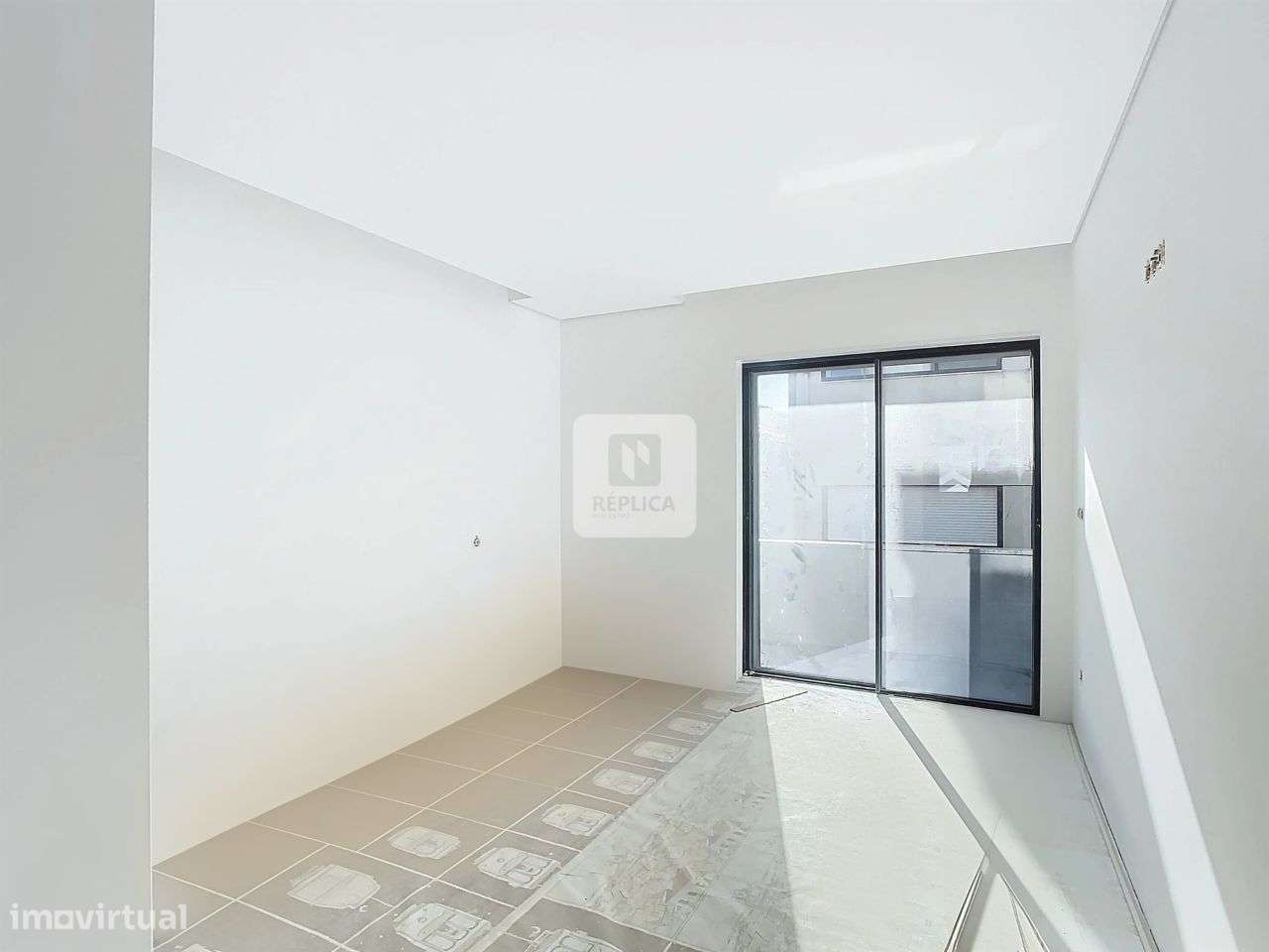 Apartamento T1 com varanda na Zona Histórica de Matosinhos - Grande imagem: 2/13