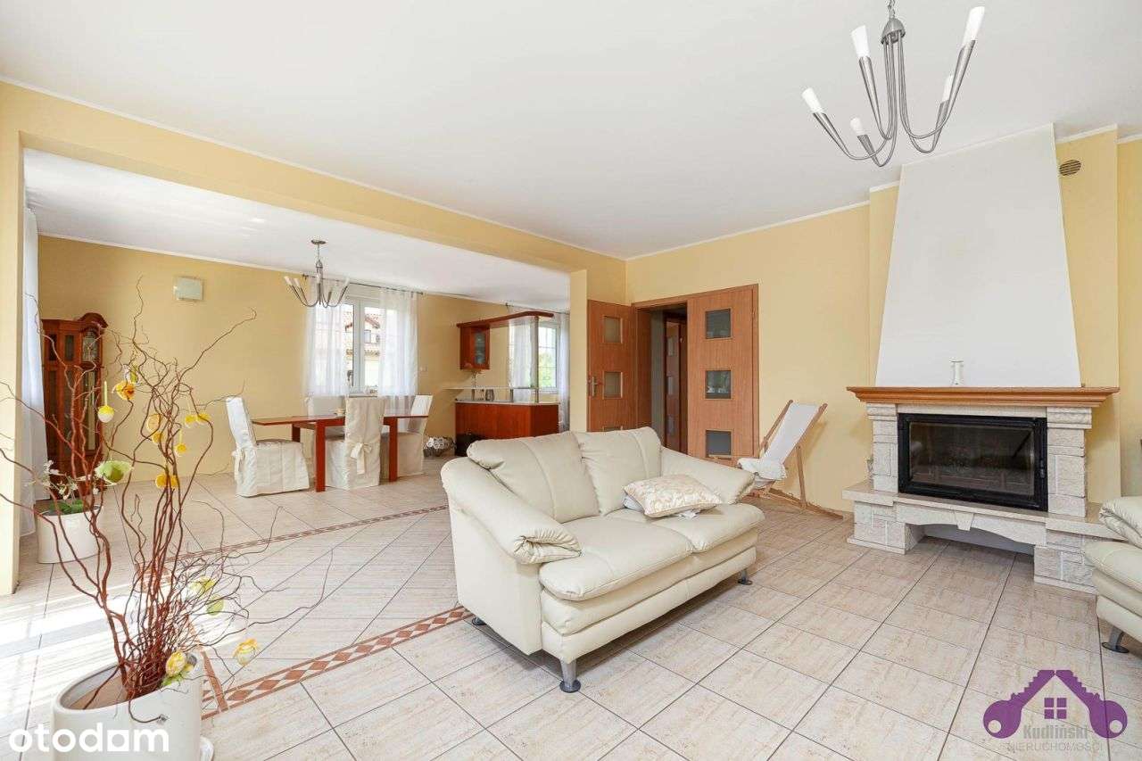 Dom z dużymi sypialniami i pomieszczeniem biurowym-2