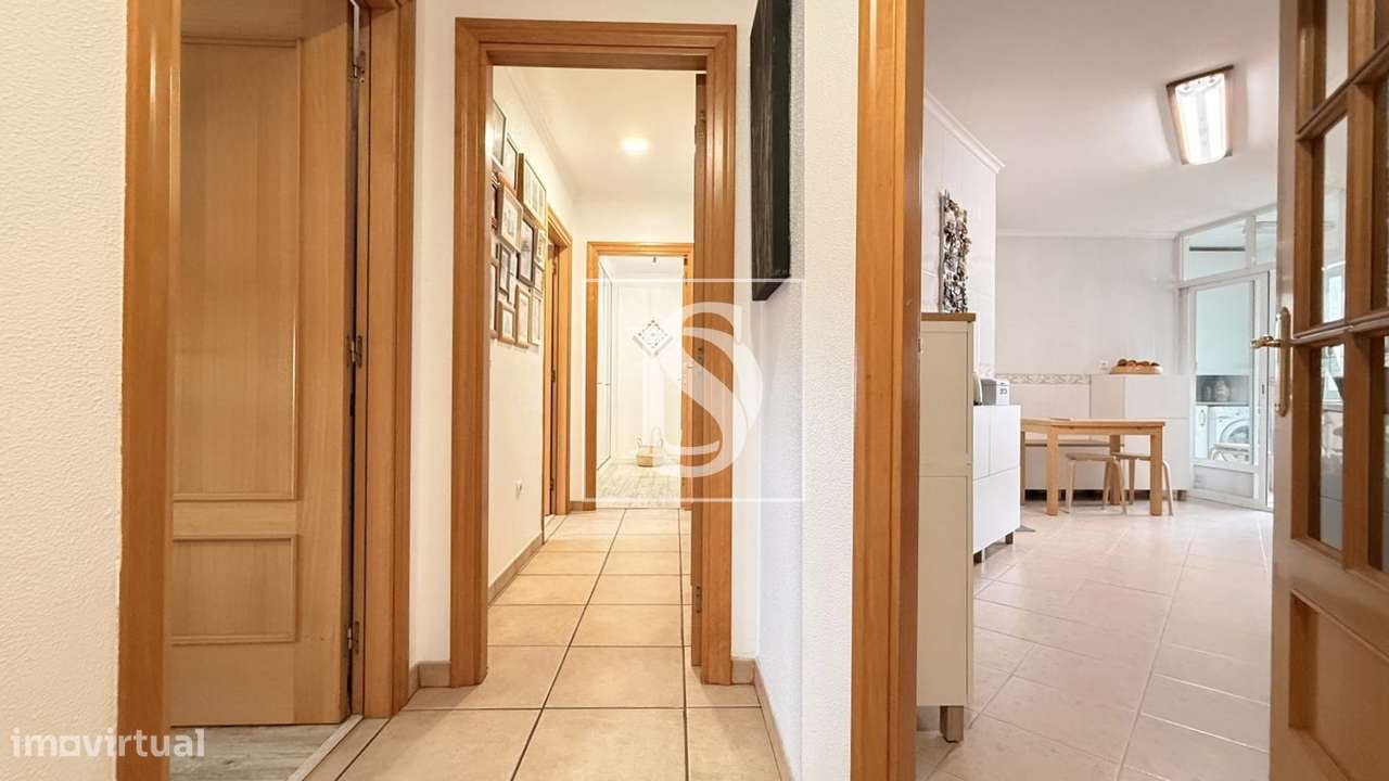 Apartamento T3 Renovado com Parqueamento em Alhos Vedros-14