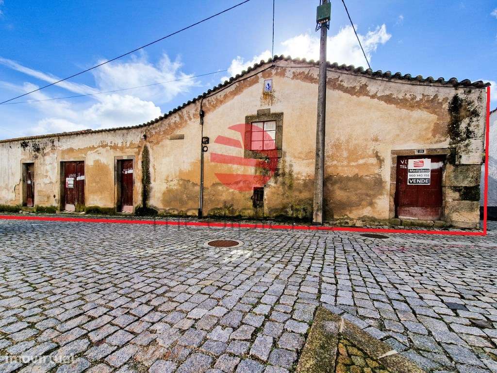 MORADIA T7 C/ QUINTAL - Grande imagem: 2/10