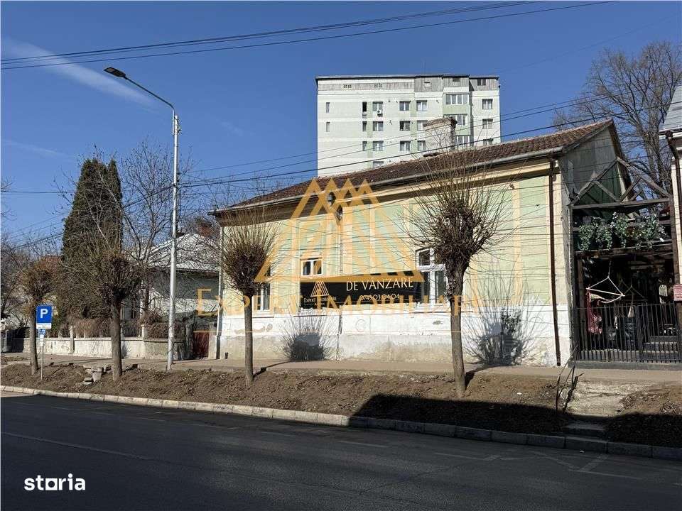 Casa centrala acces la doua strazi cu 751 mp , pret fix, rate sau inch - Imagine principală: 5/12