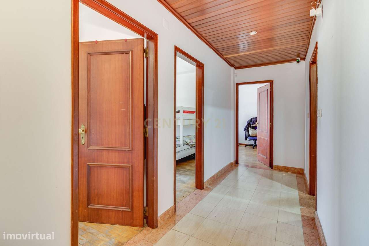Um dos poucos T4 disponíveis | 148 m² | 2 Elevadores | Excelente Local-23