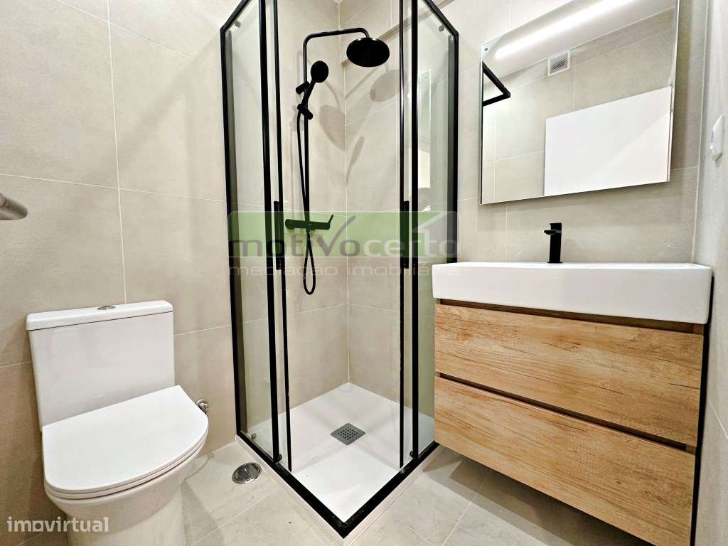 Magnífico T3 Totalmente Remodelado no Casal de São Brás, com Varand...-18