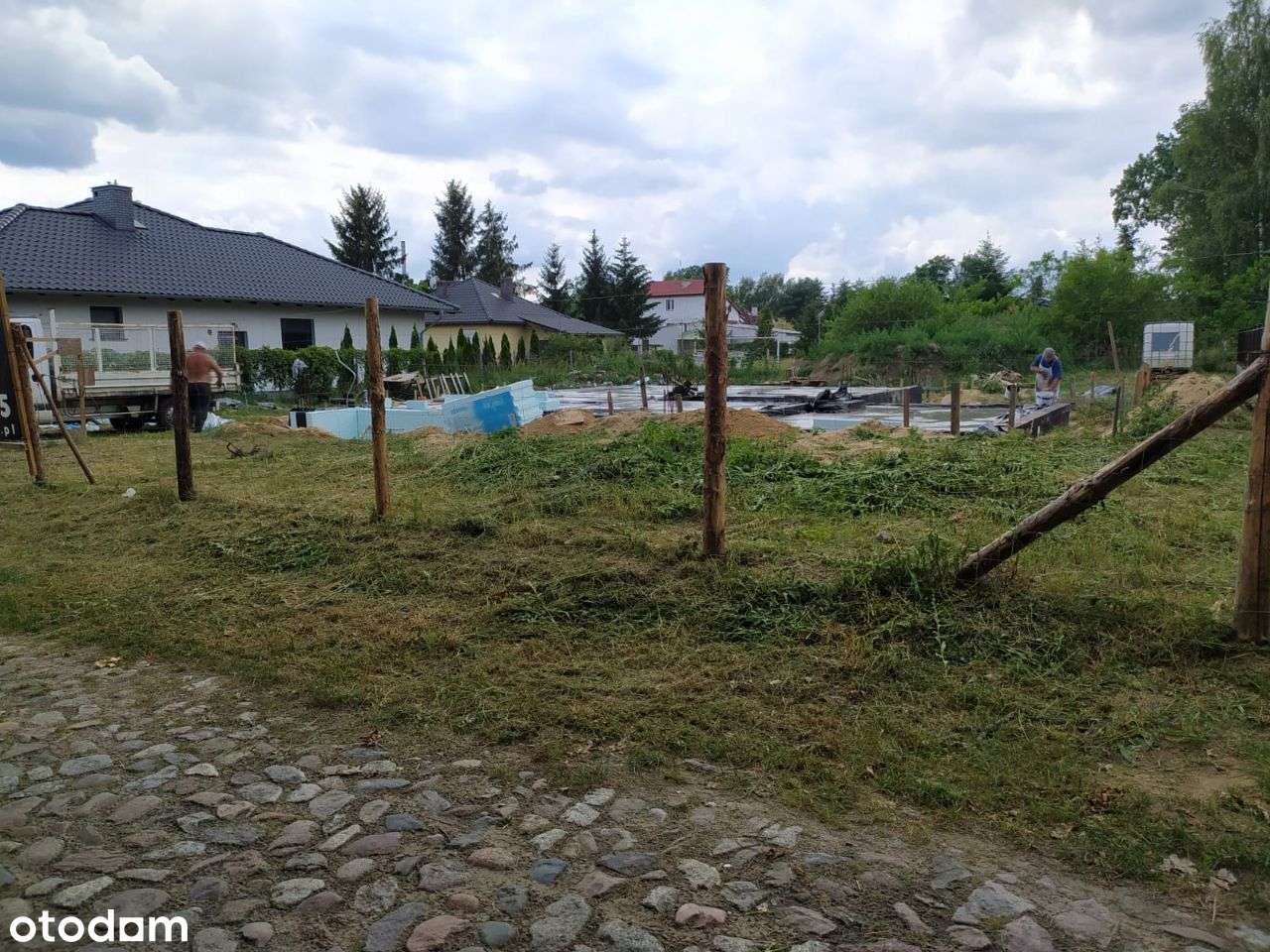 Piękna działka z rozpoczętą budową z projektem-11