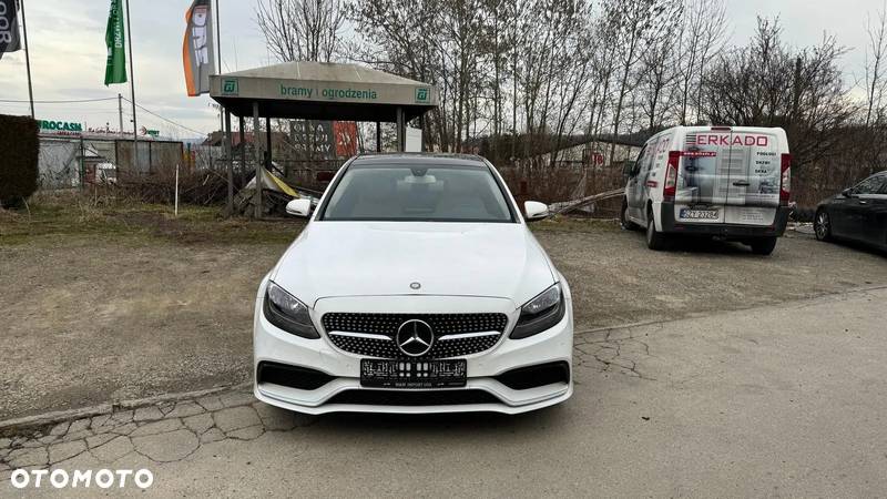 Mercedes-Benz Klasa C 300 4Matic 9G-TRONIC - 2