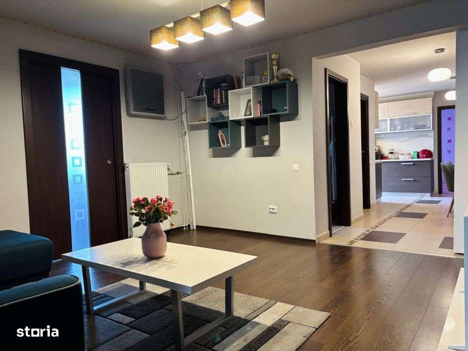 Apartament  4 camere, pe malul Crisului - Imagine principală: 5/13