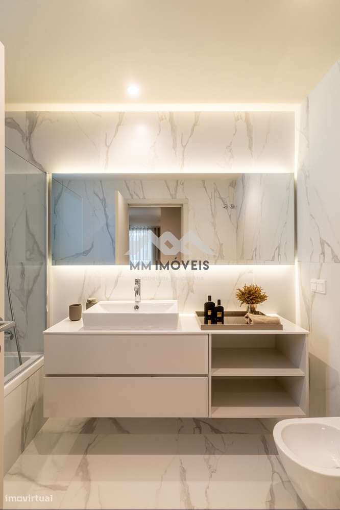 Apartamento T4 2024 | Alameda Jardins da Arrábida | Varanda | Vistas R-25