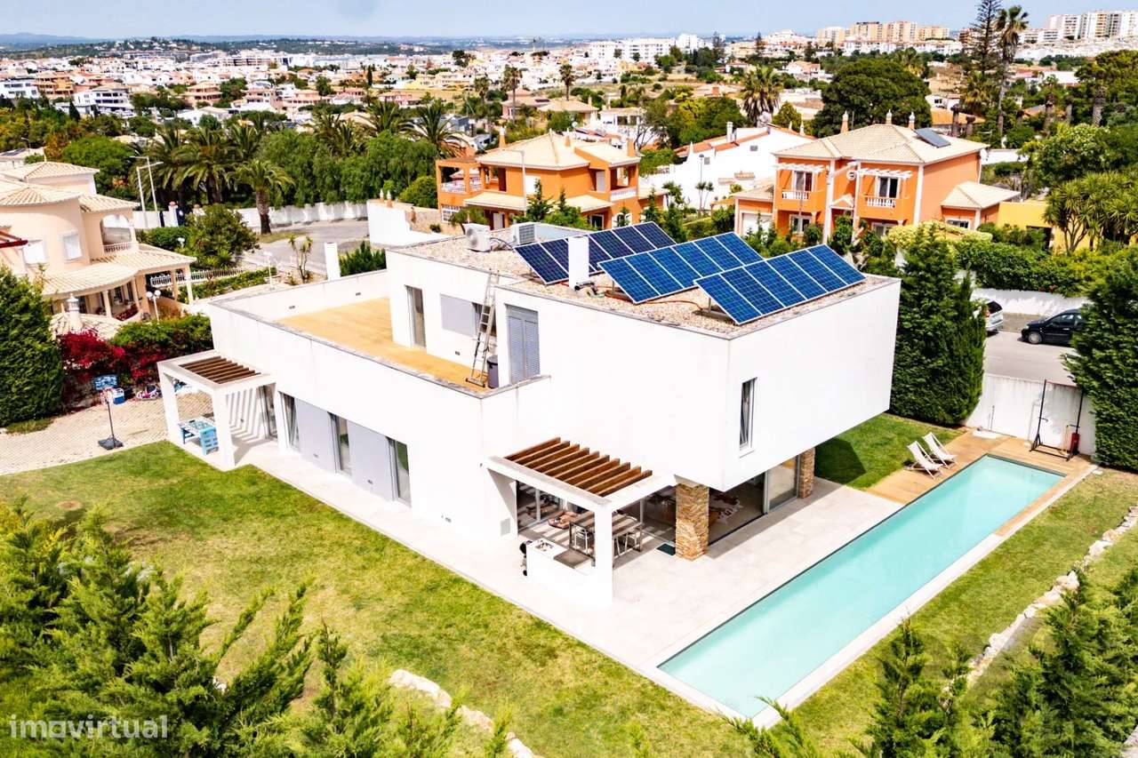 Moradia T4 com Piscina Aquecida de 17,5m e Apartamento Independente em-32