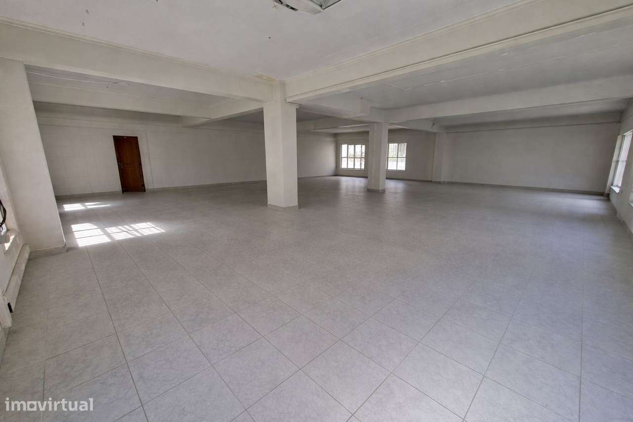 Loja para Arrendamento  Quinta do Pinheiro, Pontinha - Grande imagem: 3/23