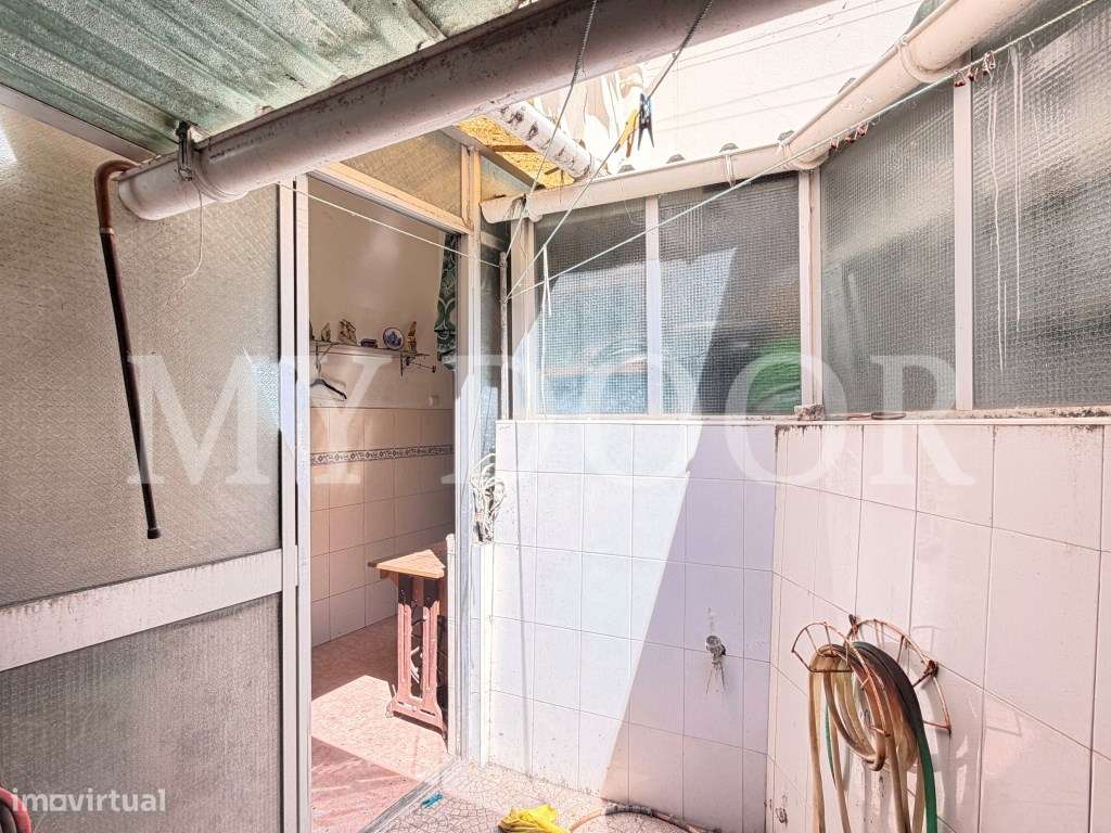 Apartamento T2 - Moscavide - Obras Totais - RCH c/ Terraço-6