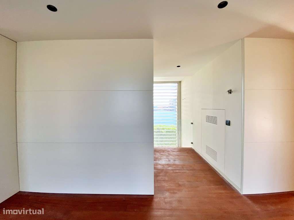 Moradia com elevador no centro da Trofa-20