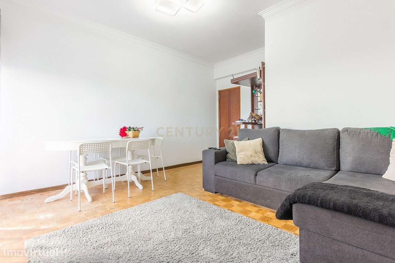 Almada/ Pragal - Apartamento de 4 assoalhadas com varanda e arrecadaçã - Grande imagem: 2/24