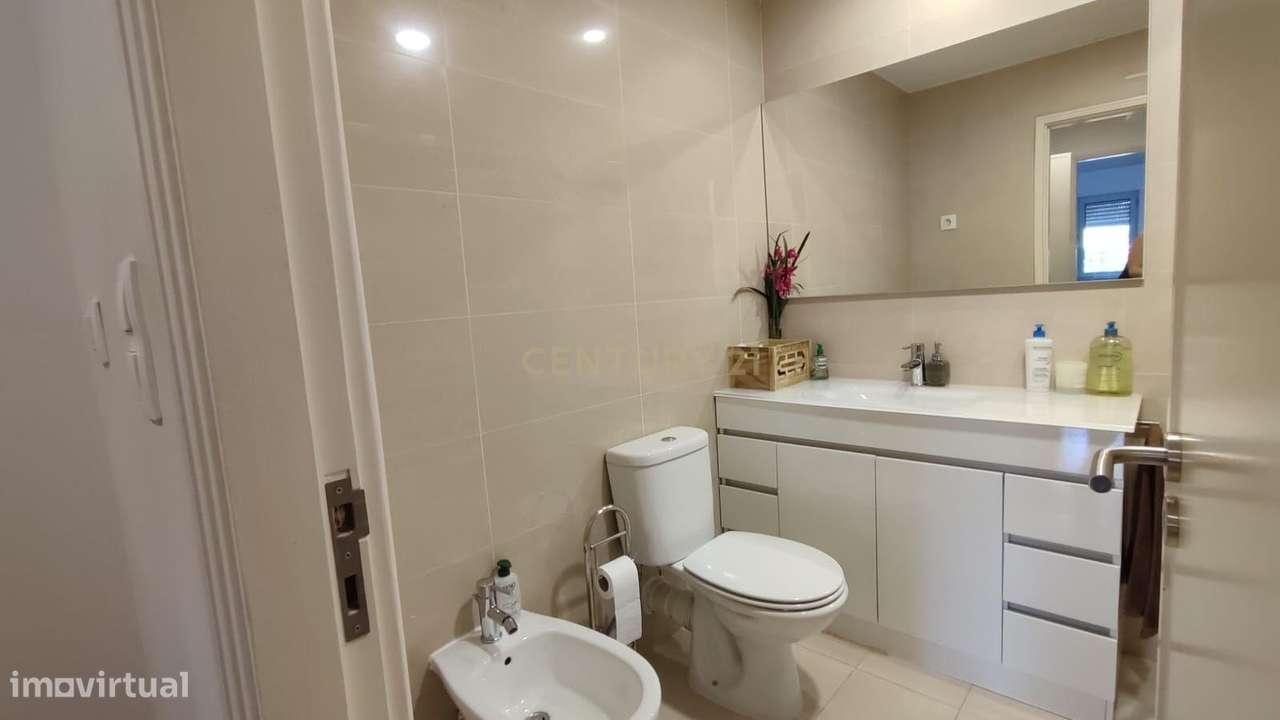 Magnífica propriedade T2 em Linda-A-Velha, Lisboa-22