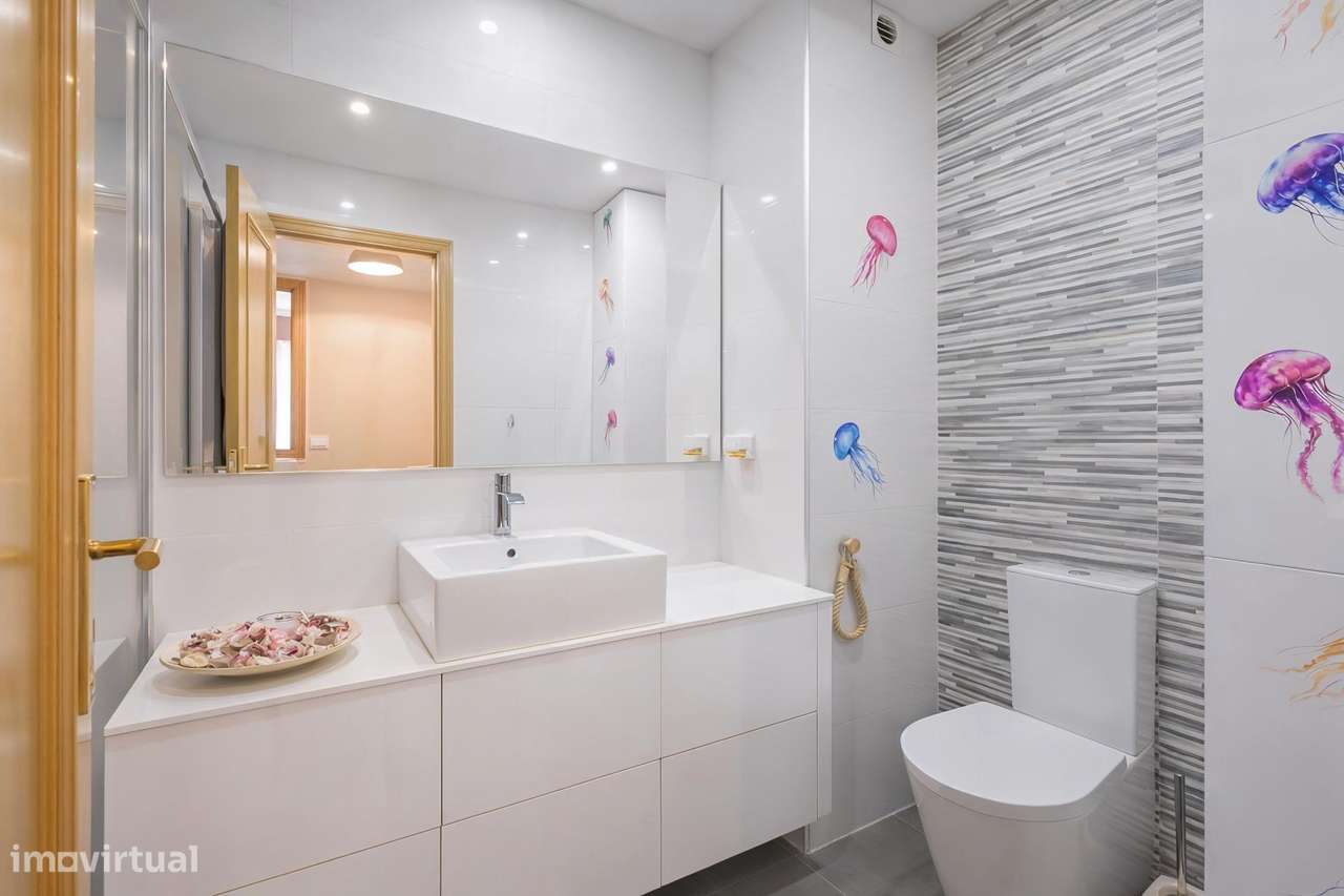 Apartamento T2 RENOVADO com Varanda e Garagem Box – Ermesinde-14