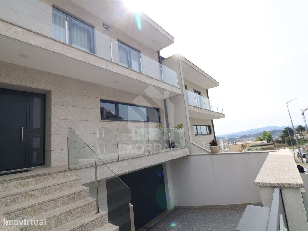 Venda Moradia Banda T3, em Esporões, Braga-47