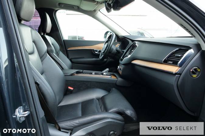 Volvo XC 90 - 31