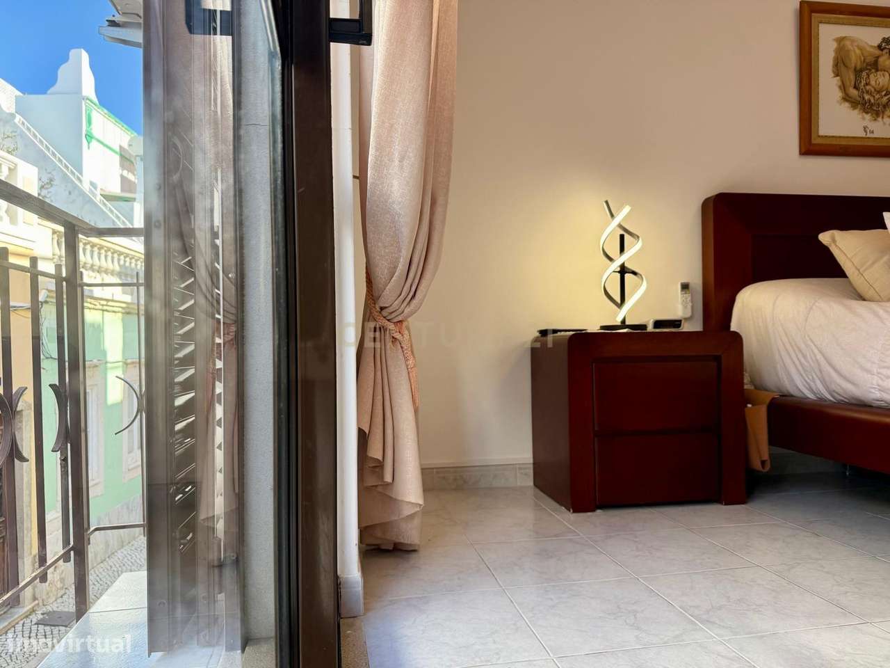 Moradia T3 em Olhão, com Terraço e Boa Exposição Solar na Baixa-9