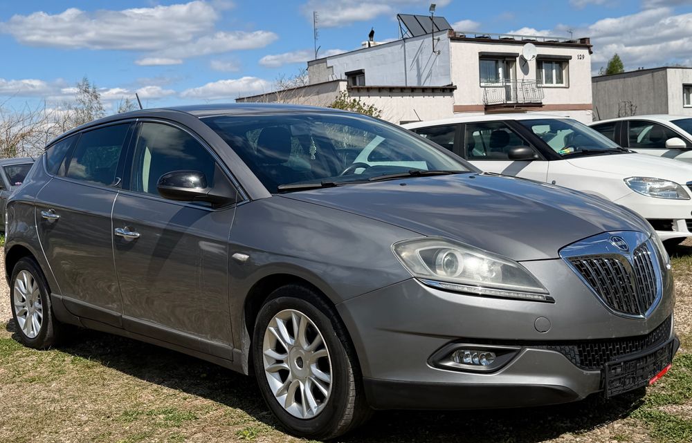 Lancia Delta 1.6 MultiJet 16v Silver 2011