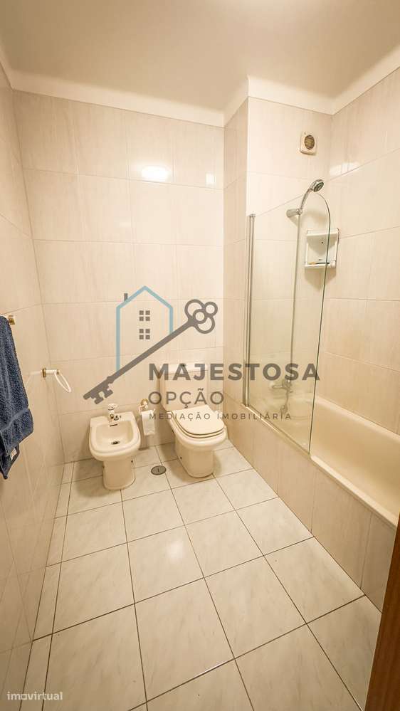 Apartamento T3 no Último Andar com Garagem — Gualtar (Braga)-17