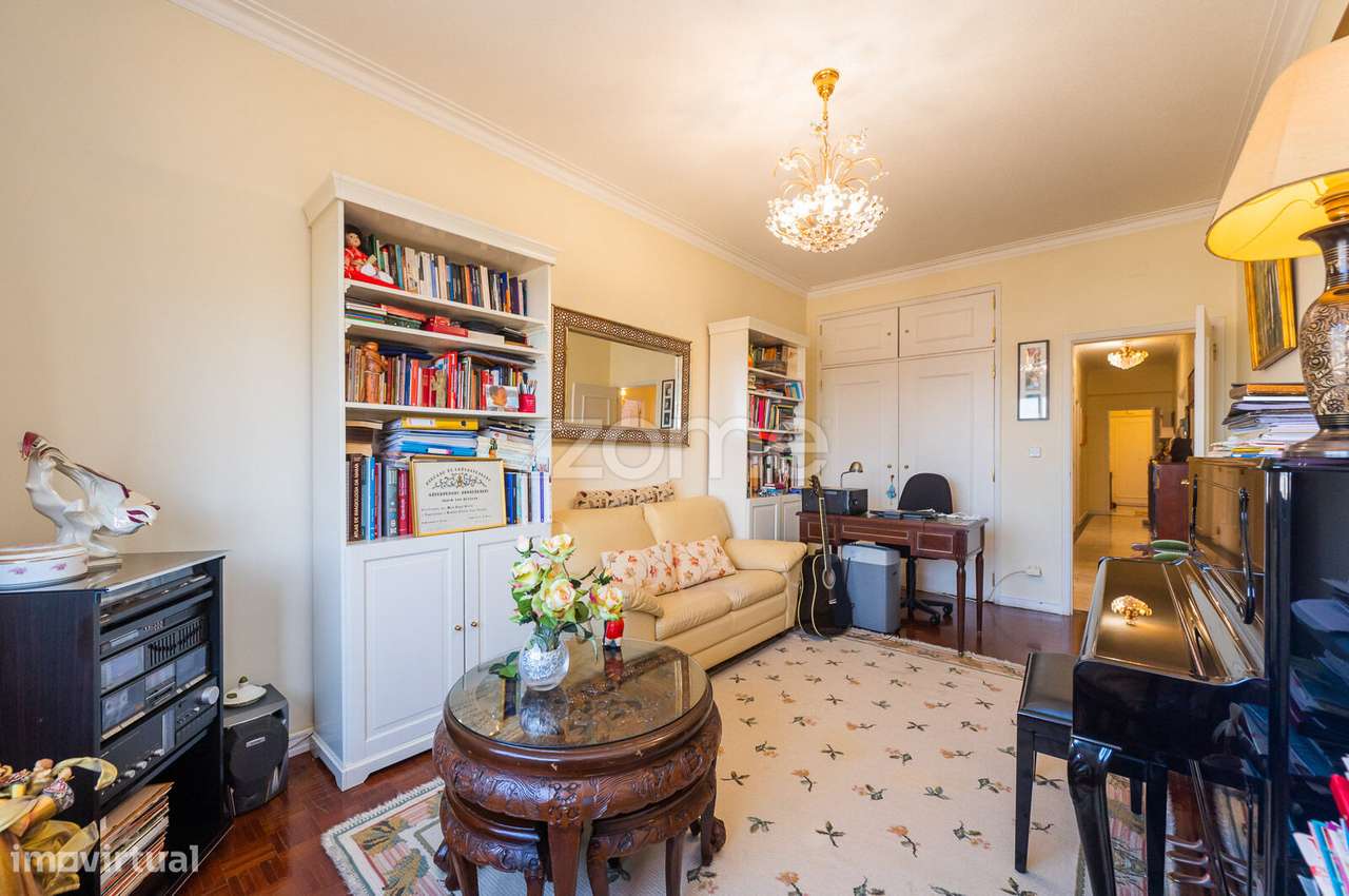 Apartamento T3 de Luxo c/ Vista Panorâmica Exclusiva - Laranjeiras-45