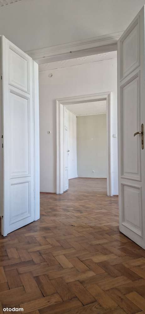 Kamienica w CENTRUM Tarnowa z oknami na Tarnowski Teatr!-9