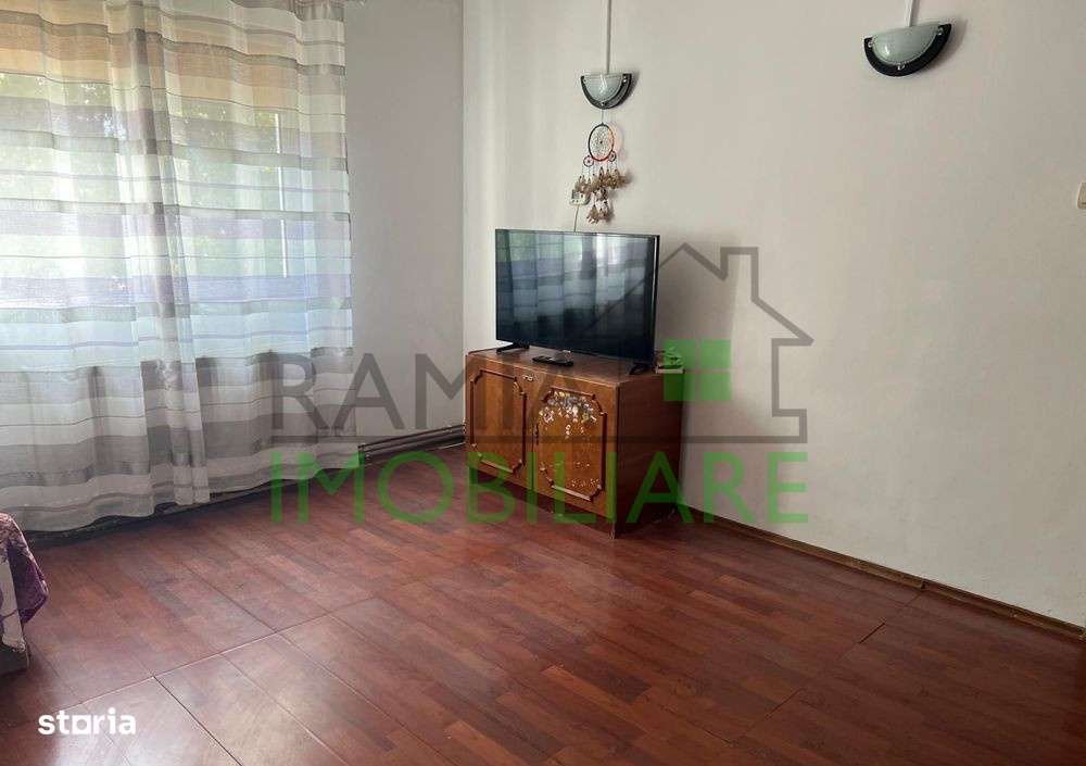 Apartament 3 Camere,  Etaj 2/4 – Astra Planete, Necesita Renovare-3