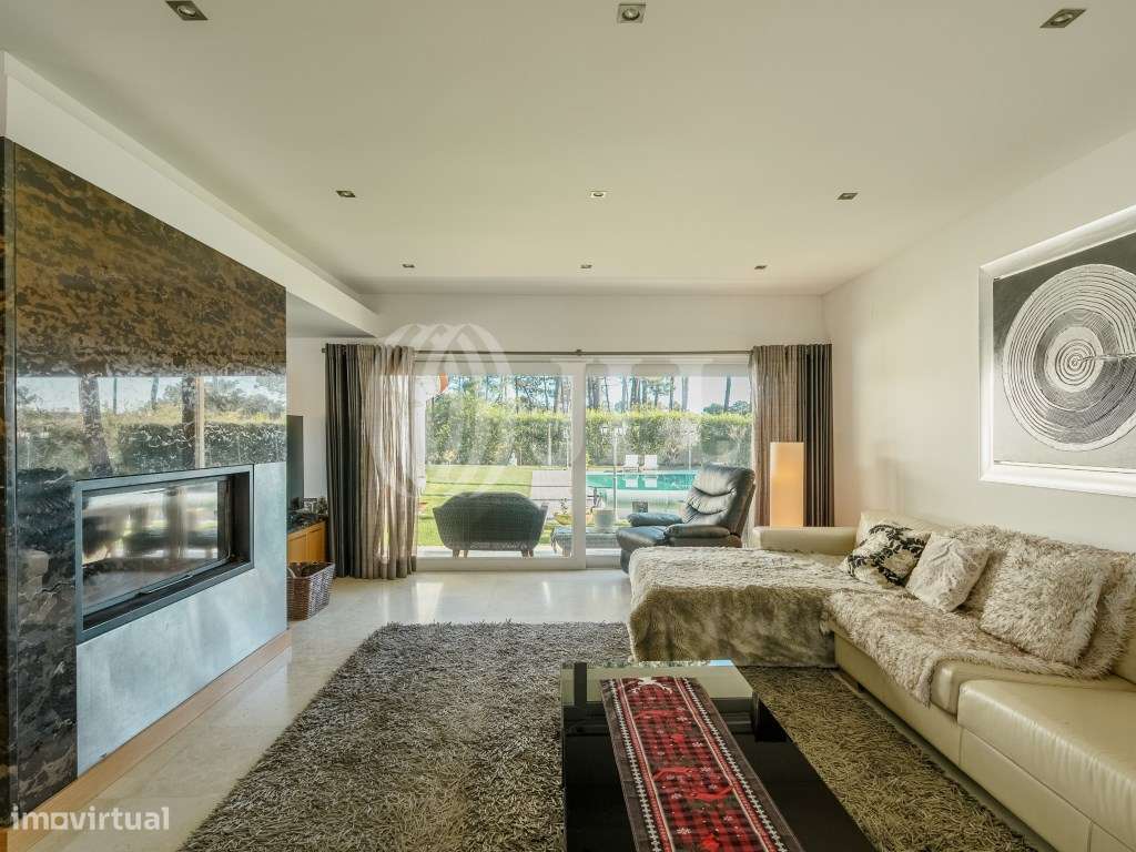 Moradia T4+1 com piscina, na Herdade da Aroeira, Almada - Grande imagem: 2/36