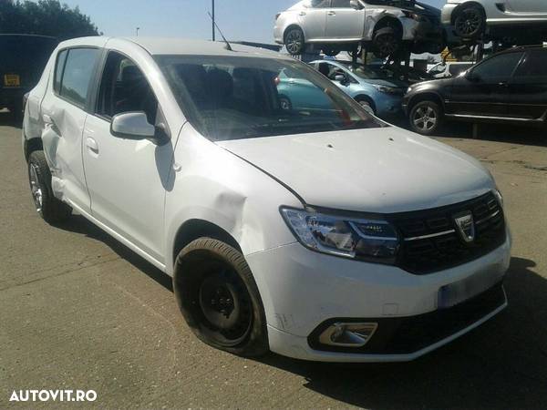 Dezmembrez Dacia Sandero 1.0i 2019 ALB - 8