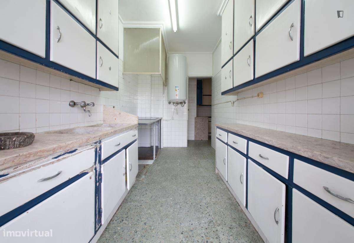 Quarto - localizado em Estrela Lisbon - Grande imagem: 4/14