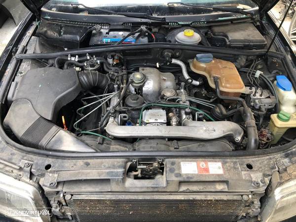 Audi A4 2.5 TDI de 1998 para peças - 5