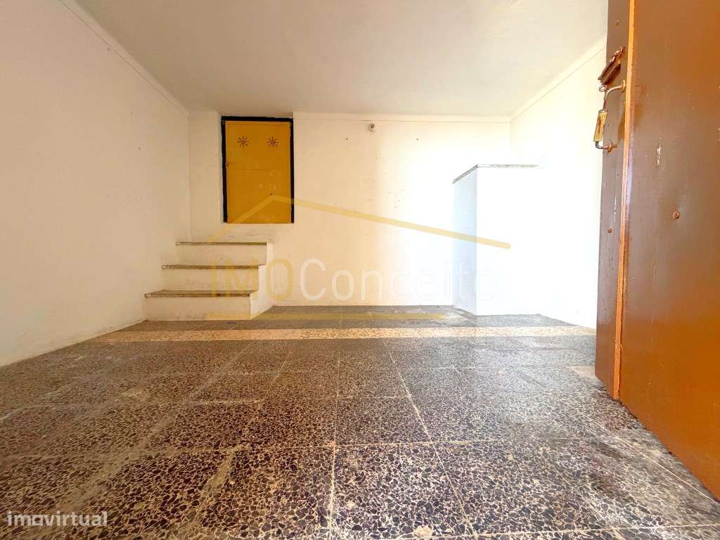 Moradia T3 com Anexos Independentes e Espaço Exterior-30