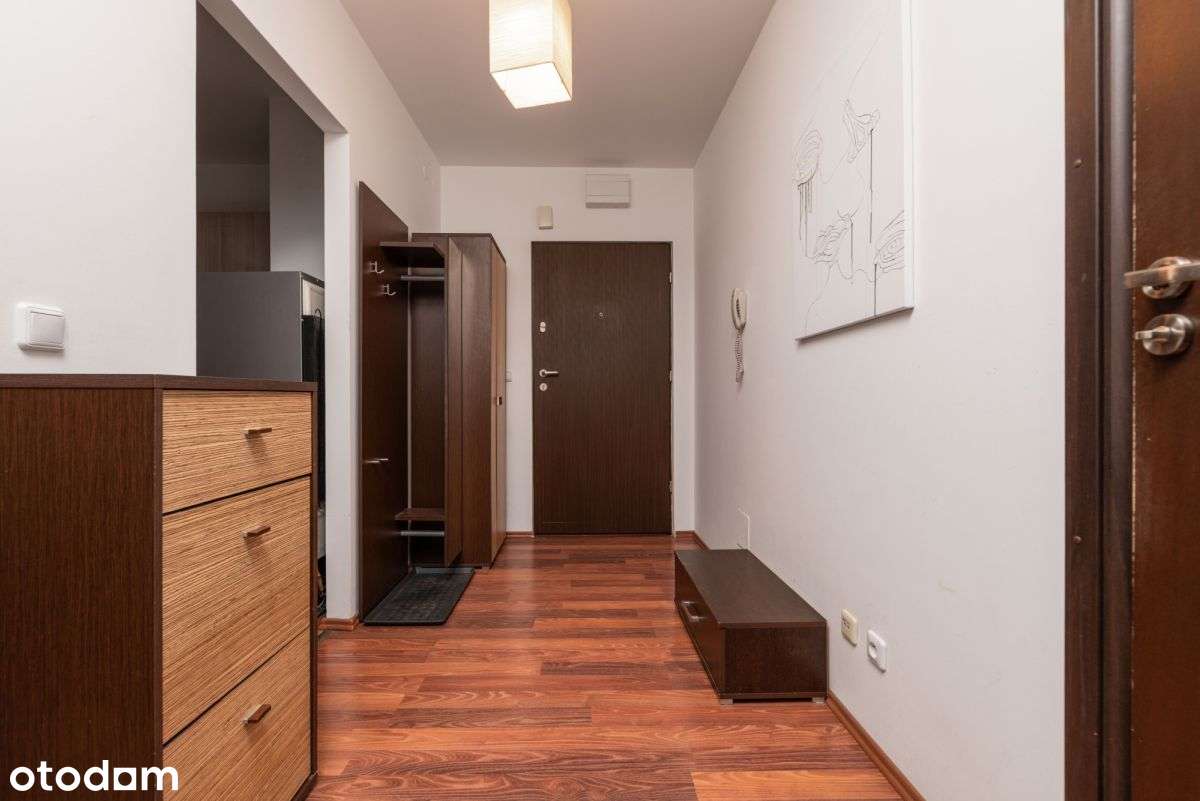 Metro 3 min.  Dwustronne  Loggia  Miejsce post.-11