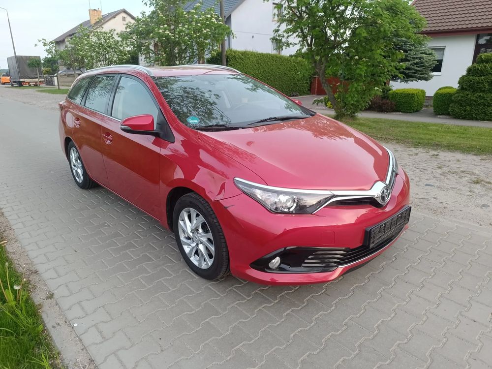 Toyota Auris II 1.2 Turbo Multidrive S Design Edition 2015