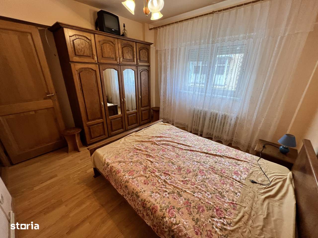 INCHIRIEZ apartament 4 camere decomandat, zona Vasile Aaron - Imagine principală: 3/13
