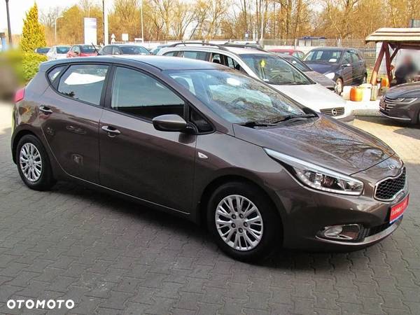 Kia Ceed - 14