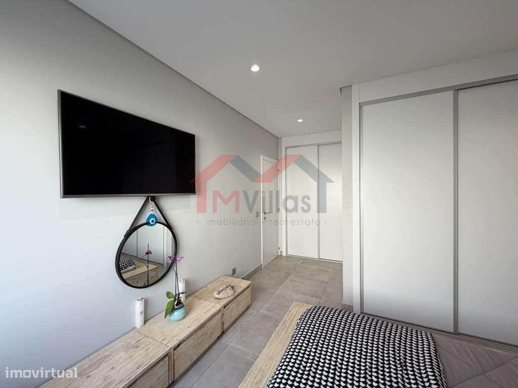 Apartamento T2 no centro com garagem e grande terraço - Almancil-9