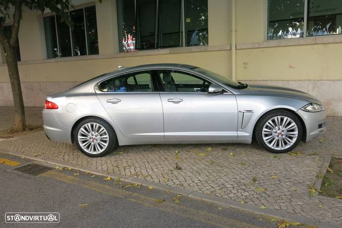 Jaguar XF 2.2 D Premium Luxury - 10