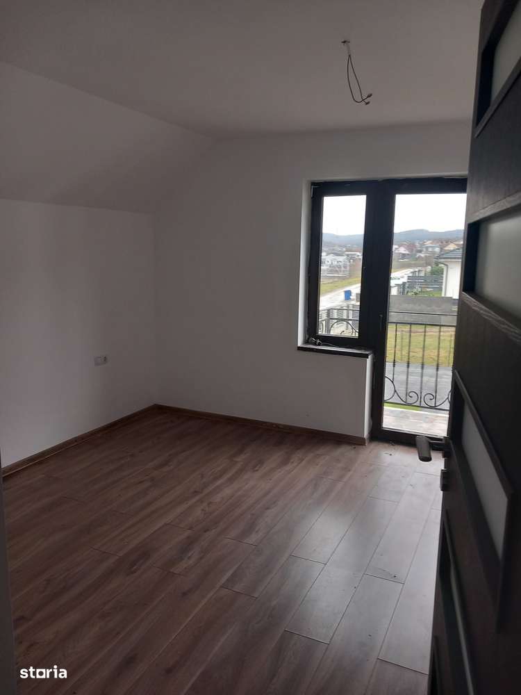 Casa S+P+M,cu garaj,cu pivniță, 6 cam,teren 520 mp,Corunca-7