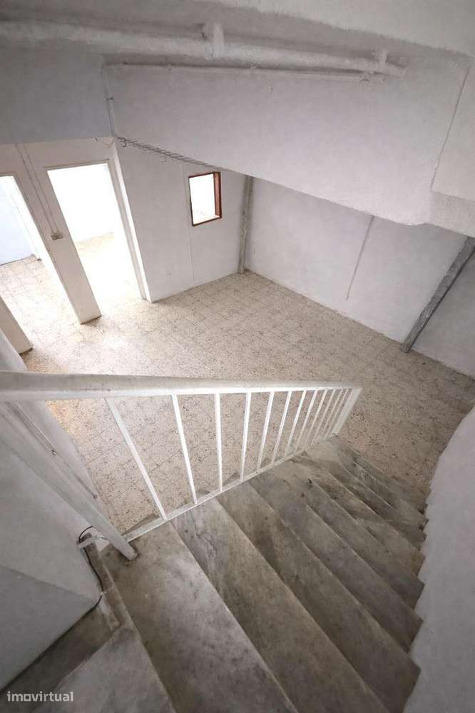 Versatilidade e Rentabilidade: 101 m2 para Negócio ou Serviços-14