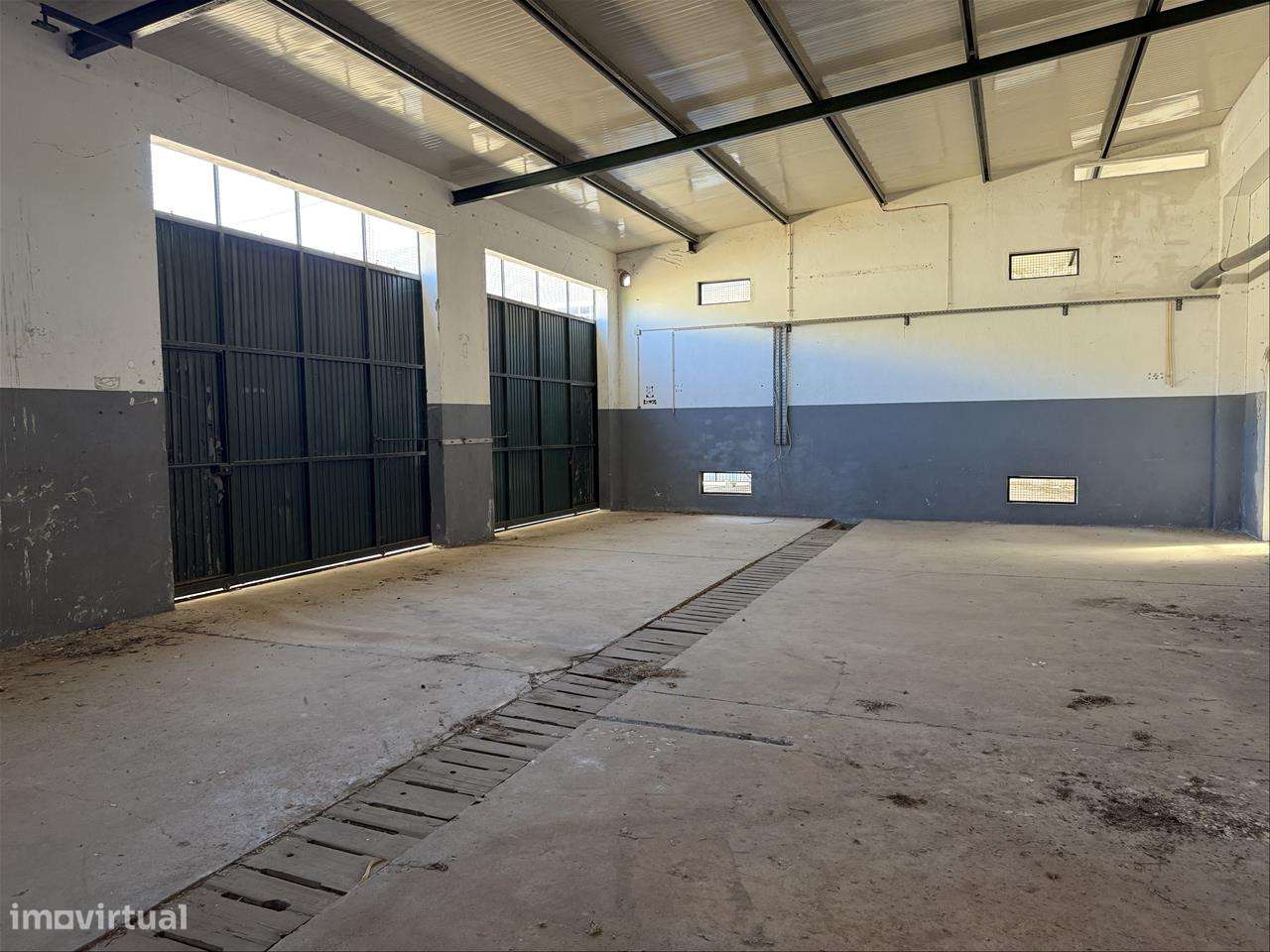 Armazém Industrial em Alcanena - Grande imagem: 4/25