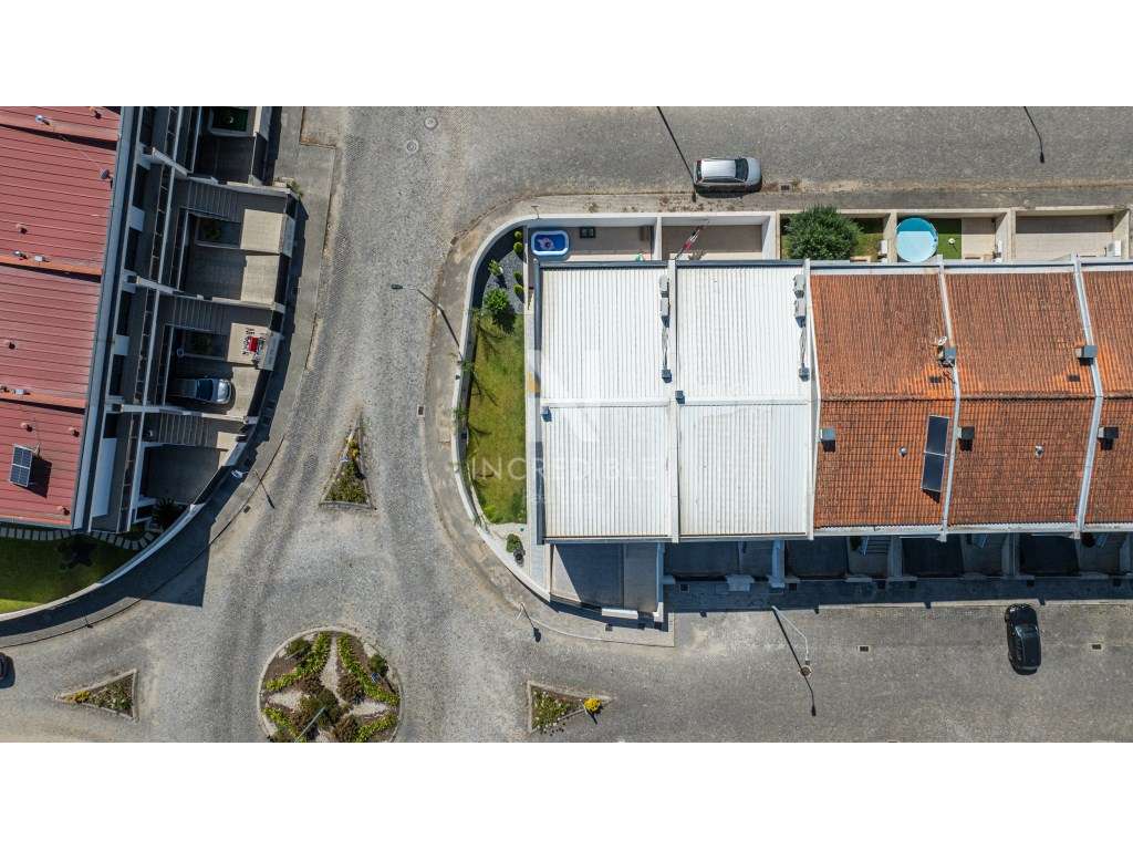 MORADIA T3 SEMI-NOVA EM GAVETO - MERELIM, BRAGA-34